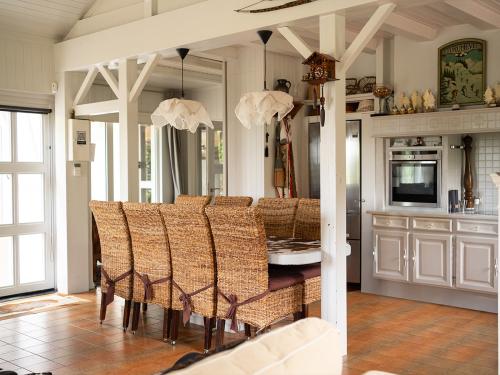 847villa-interieur_salle-a-manger